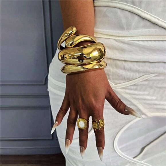 Chunky Bangle Bracelet Set (3pcs) | Twisted, Hinged & Waterdrop Designs - Picture 4 of 5